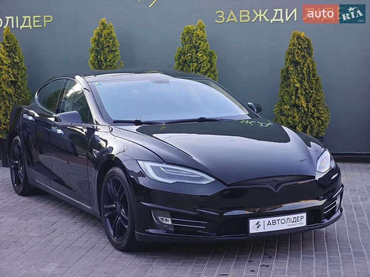 Tesla Model S 2013 photo 4