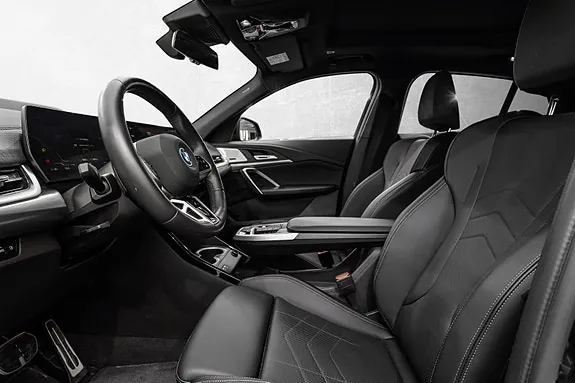 BMW Ix2 2025 photo 2