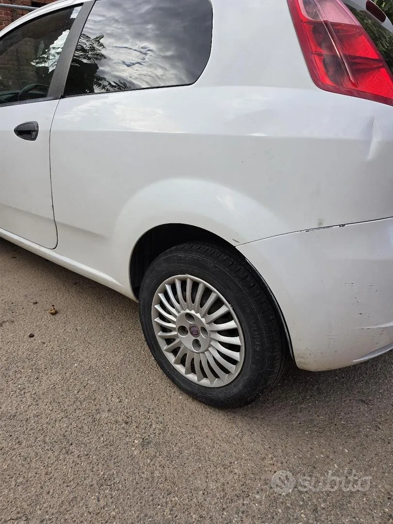 Fiat Punto Van 2008 photo 2
