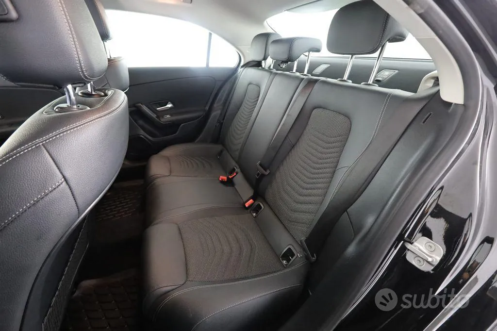 Mercedes-Benz A 180 2024 photo 3