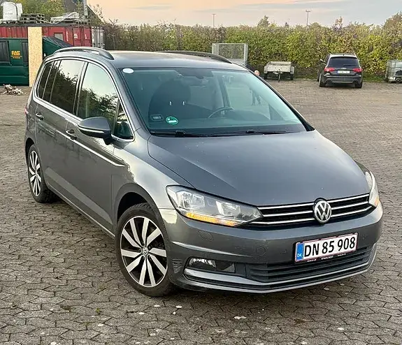 Volkswagen Touran 2018 photo 2