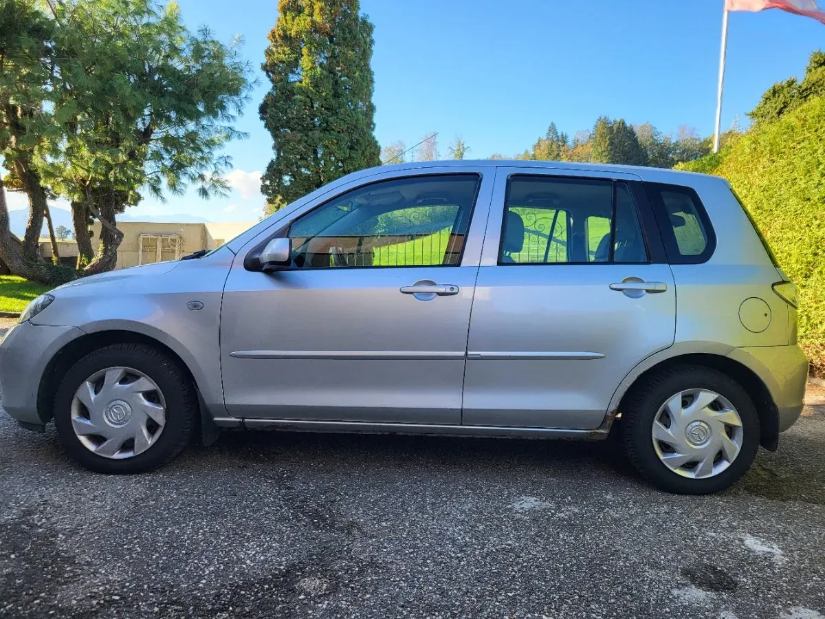 Mazda Mazda2 2007 photo 3