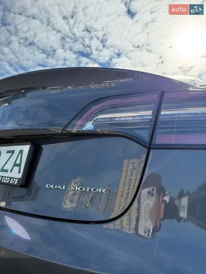 Tesla Model 3 2018 photo 2