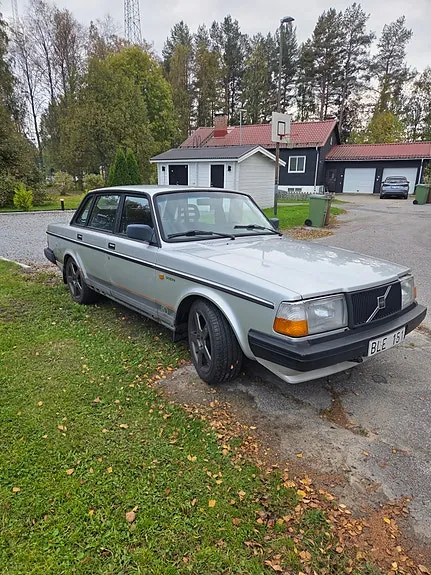 Volvo 240 1987 photo 2