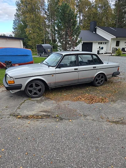 Volvo 240 1987 photo 3