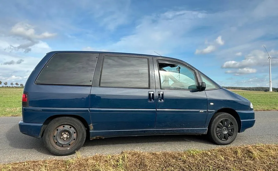 Peugeot 806