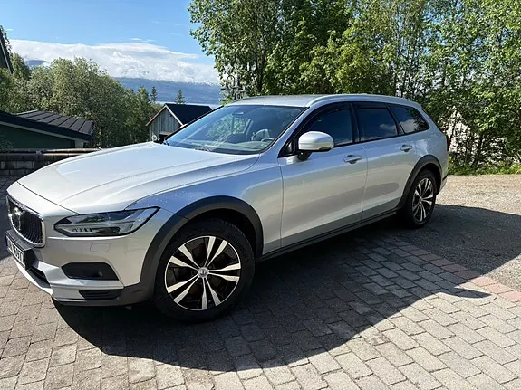 Volvo V90 Cross Country 2022 photo 2