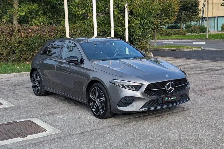 Mercedes-Benz A 180 2023 photo 3