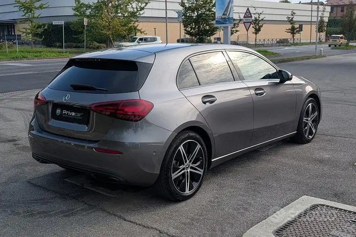 Mercedes-Benz A 180 2023 photo 5