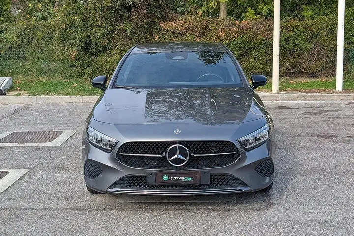 Mercedes-Benz A 180 2023 photo 2