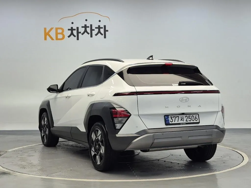 Hyundai Kona 2025 photo 2