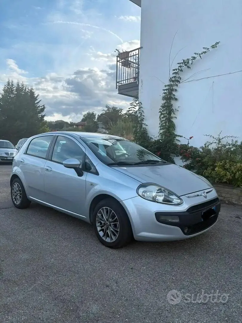 Fiat Punto Evo 2011 photo 2