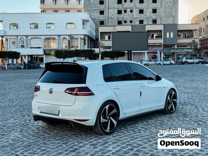 Volkswagen Golf Gti 2017 photo 2
