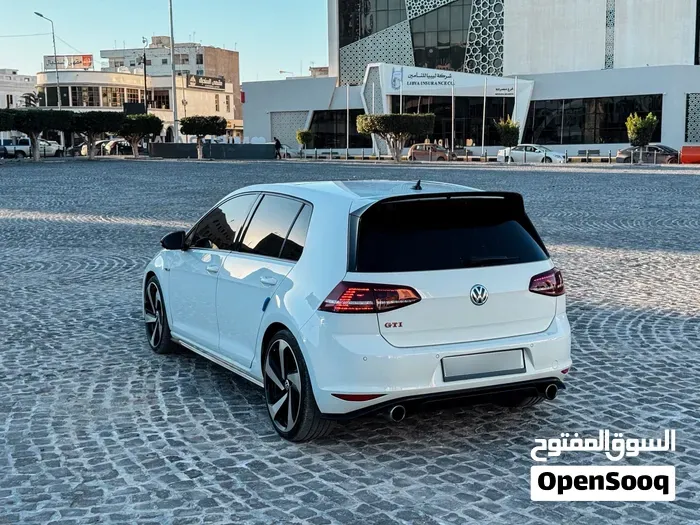 Volkswagen Golf Gti 2017 photo 3