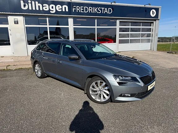 Skoda Superb 2017 photo 2