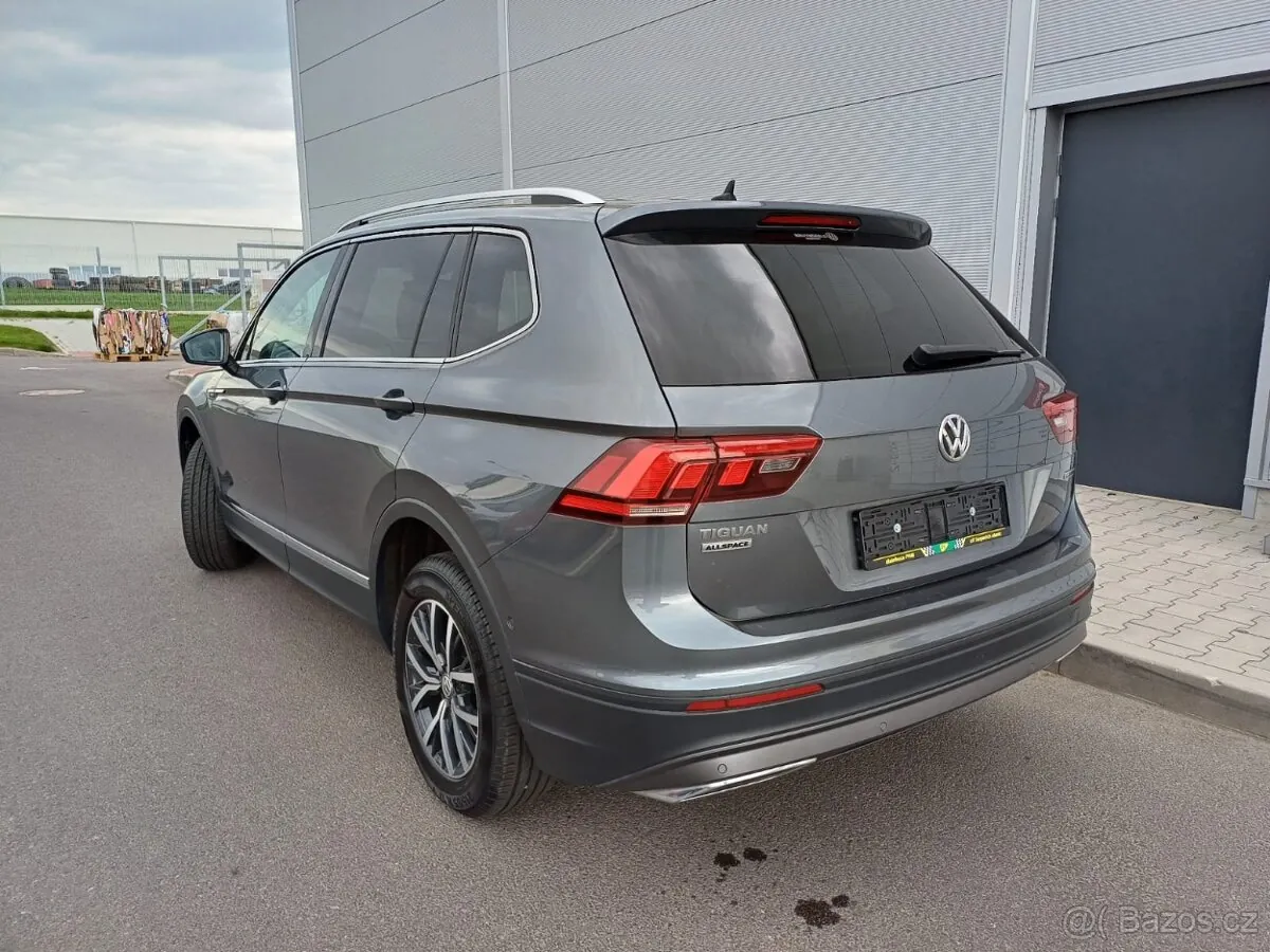 Volkswagen Touran 2020 photo 2
