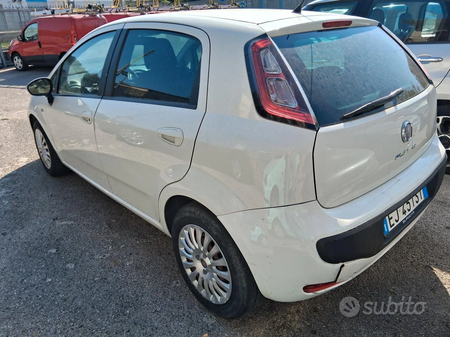 Fiat Punto Evo 2011 photo 2