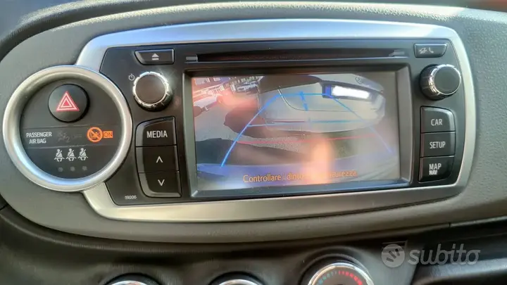 Toyota Yaris 2013 photo 4