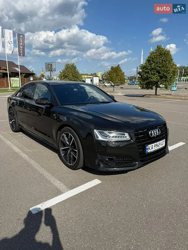 Audi A8 2017 photo 2