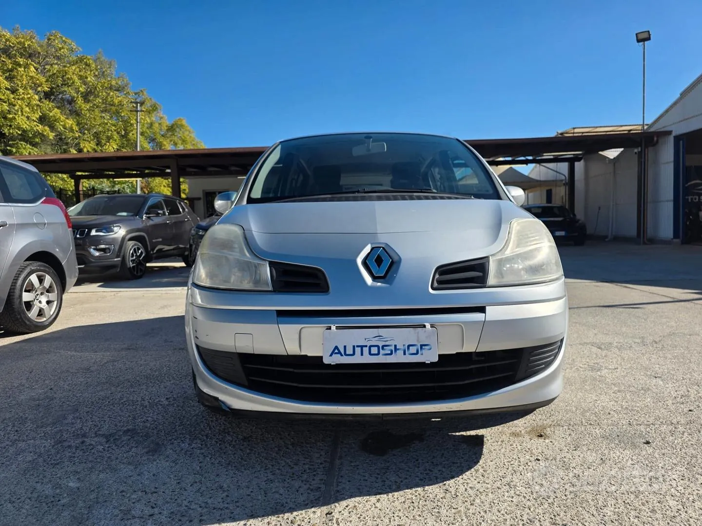 Renault Modus 2011 photo 2