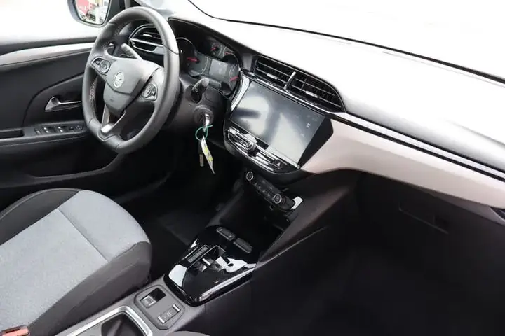 Opel Corsa 2024 photo 2