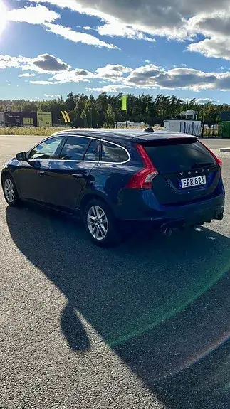 Volvo V60 2012 photo 2