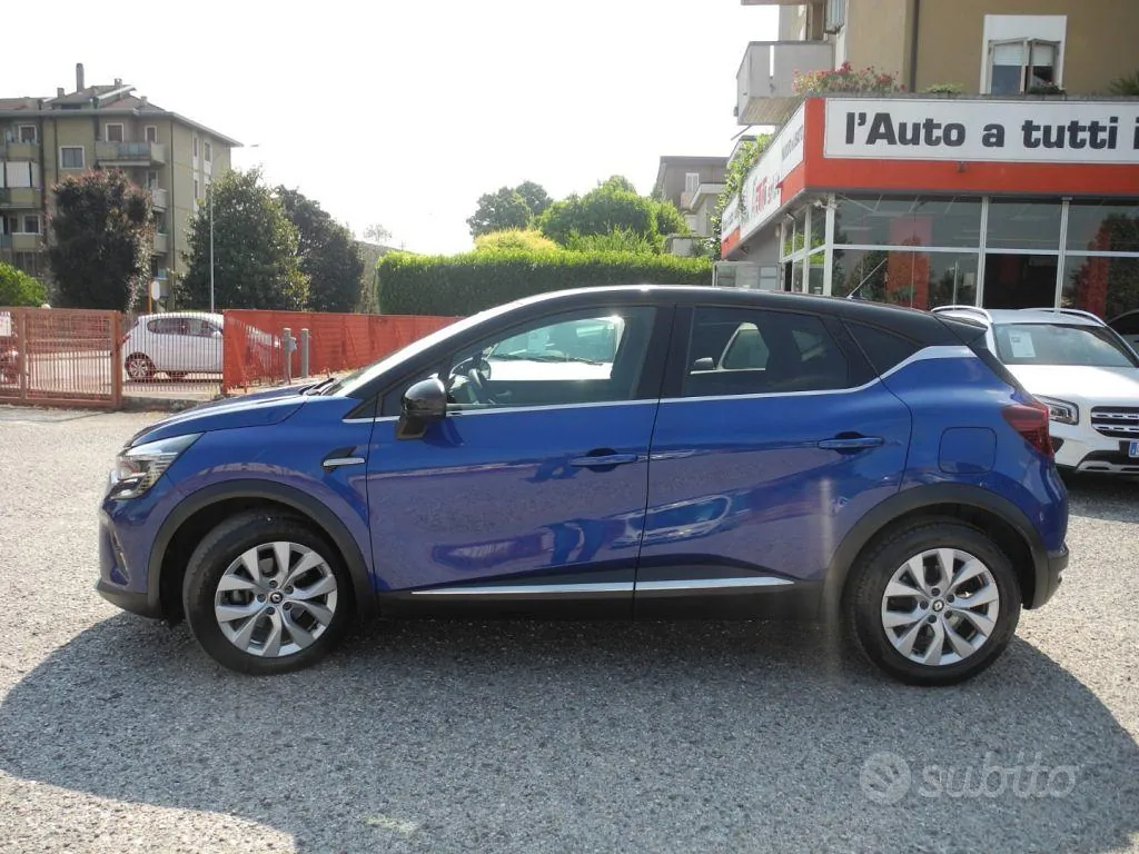 Renault Captur 2022 photo 2