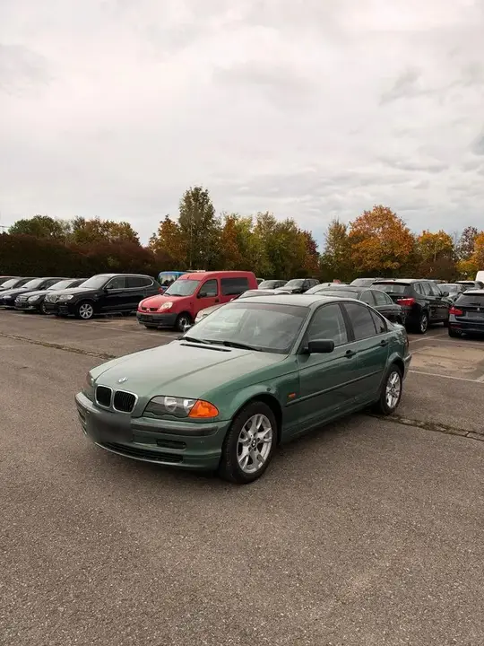 BMW 318I