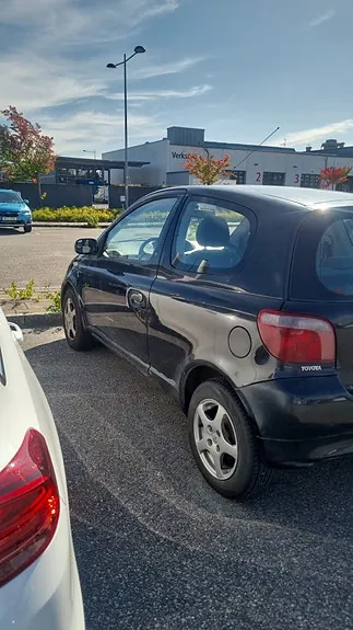 Toyota Yaris 2001 photo 2
