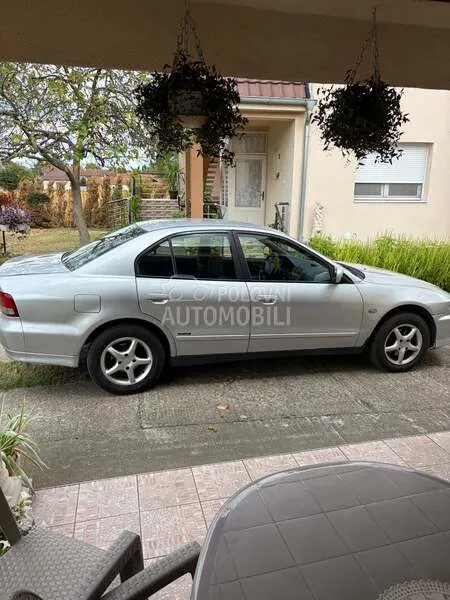 Mitsubishi Galant 2001 photo 2
