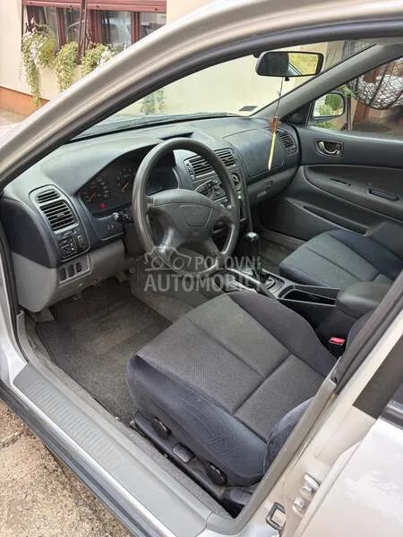 Mitsubishi Galant 2001 photo 5