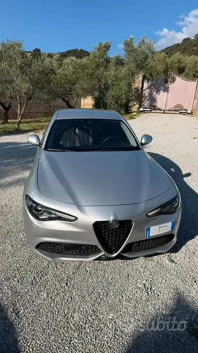 Alfa Romeo Giulia 2016 photo 2