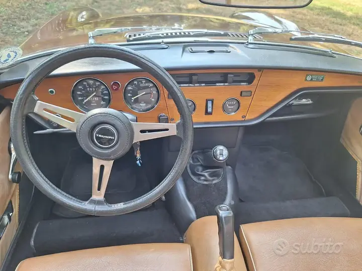 Triumph Spitfire 1500 1975 photo 4