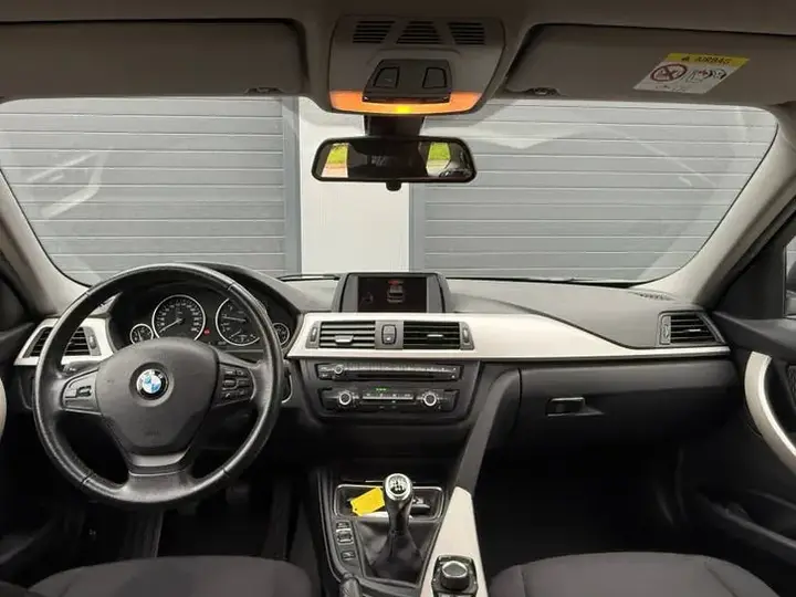 BMW 3 Series 2014 photo 2