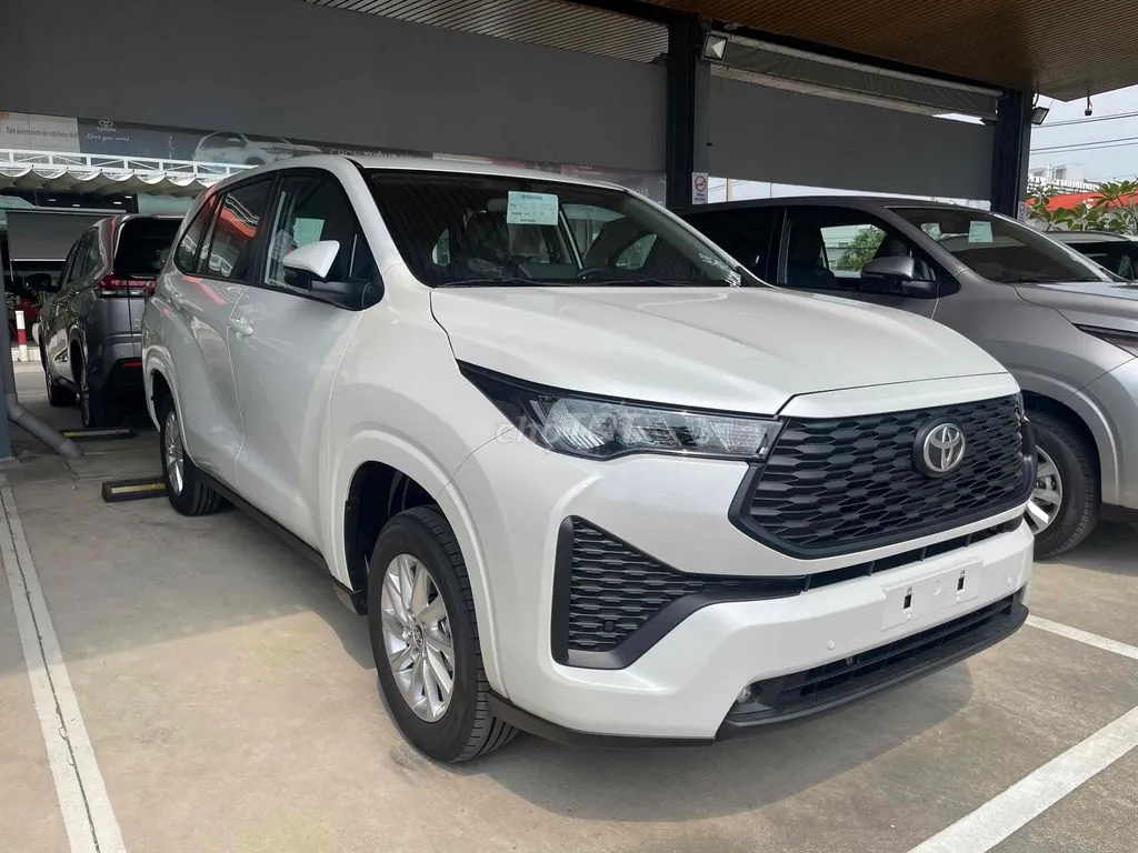 Toyota Innova Cross 2026 photo 4
