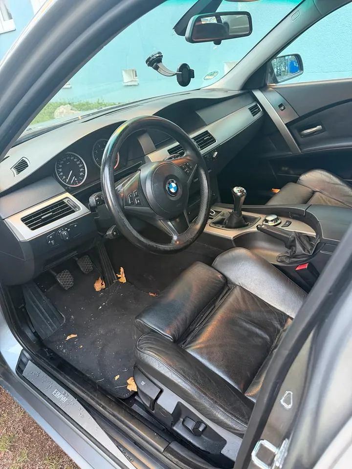 BMW 525I