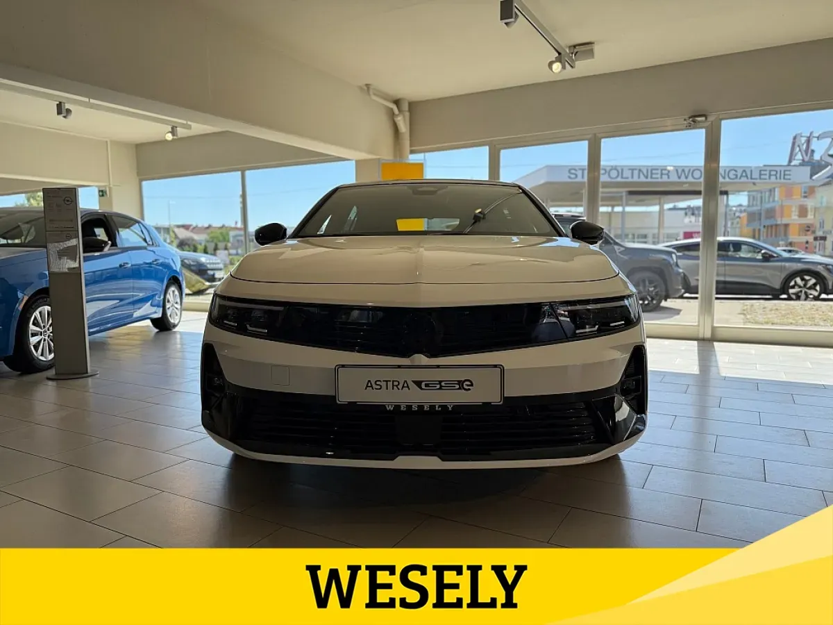 Opel Astra photo 2