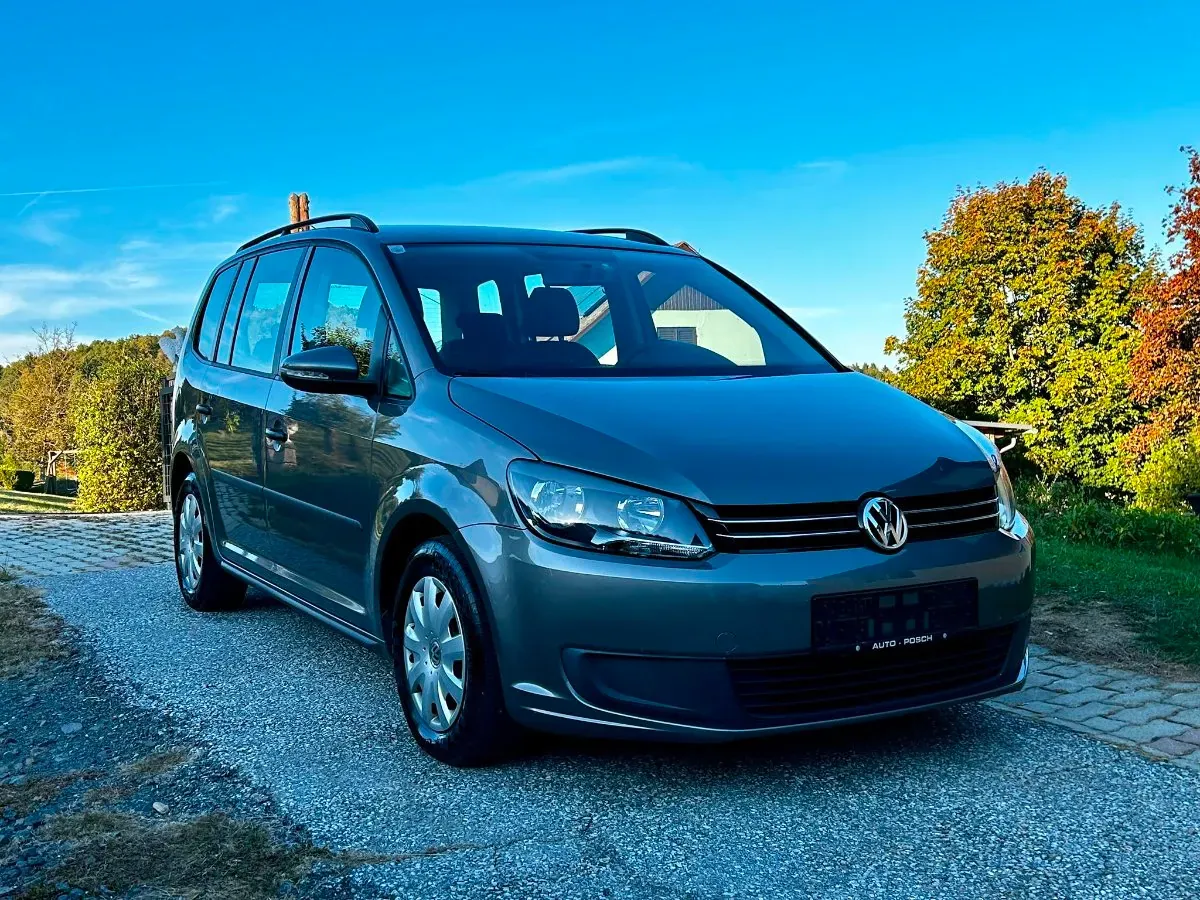 Volkswagen Touran 2014 photo 2