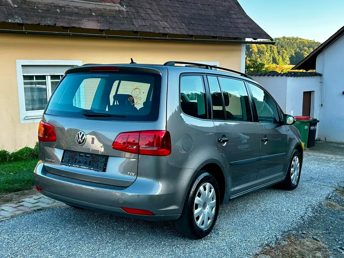 Volkswagen Touran 2014 photo 3