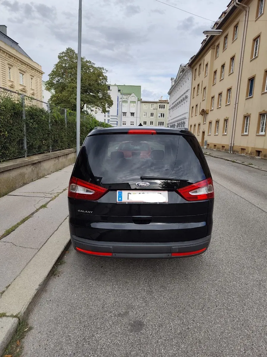 Ford Galaxy 2013 photo 3