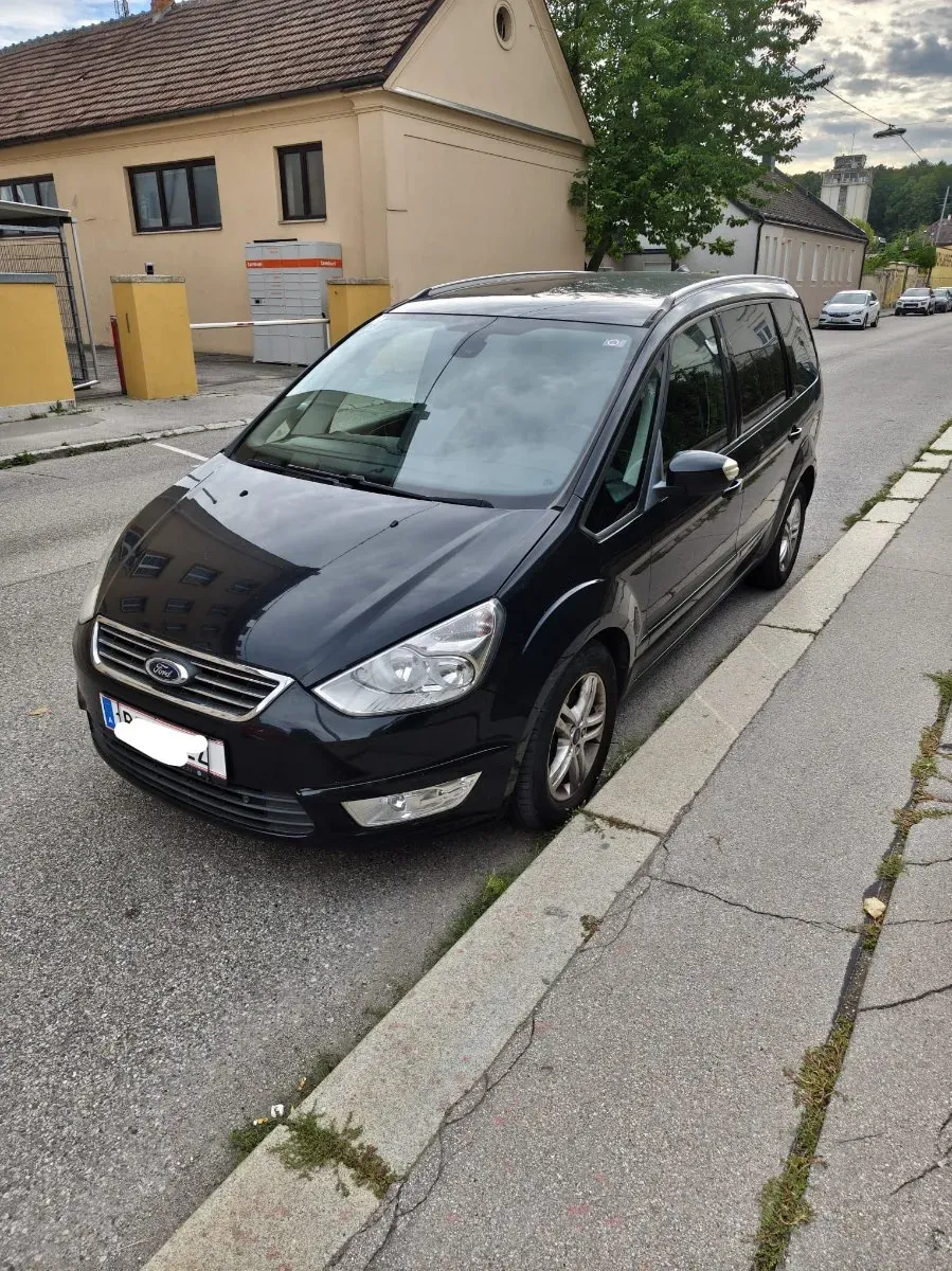 Ford Galaxy 2013 photo 2