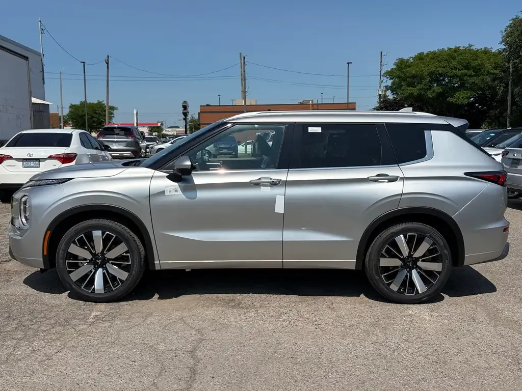 Mitsubishi Outlander 2026 photo 2