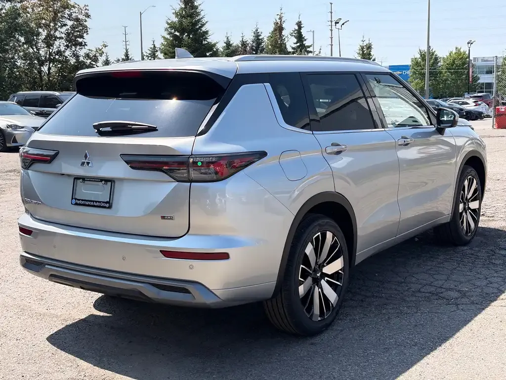 Mitsubishi Outlander 2026 photo 5