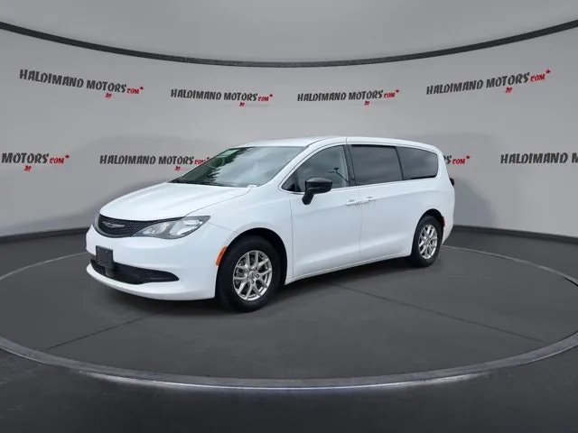 Chrysler Grand Caravan 2024 photo 4
