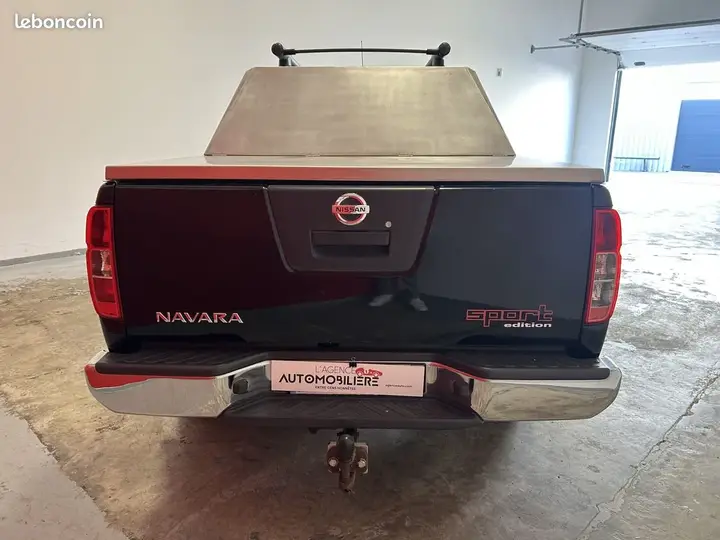 Nissan Navara 2010 photo 5