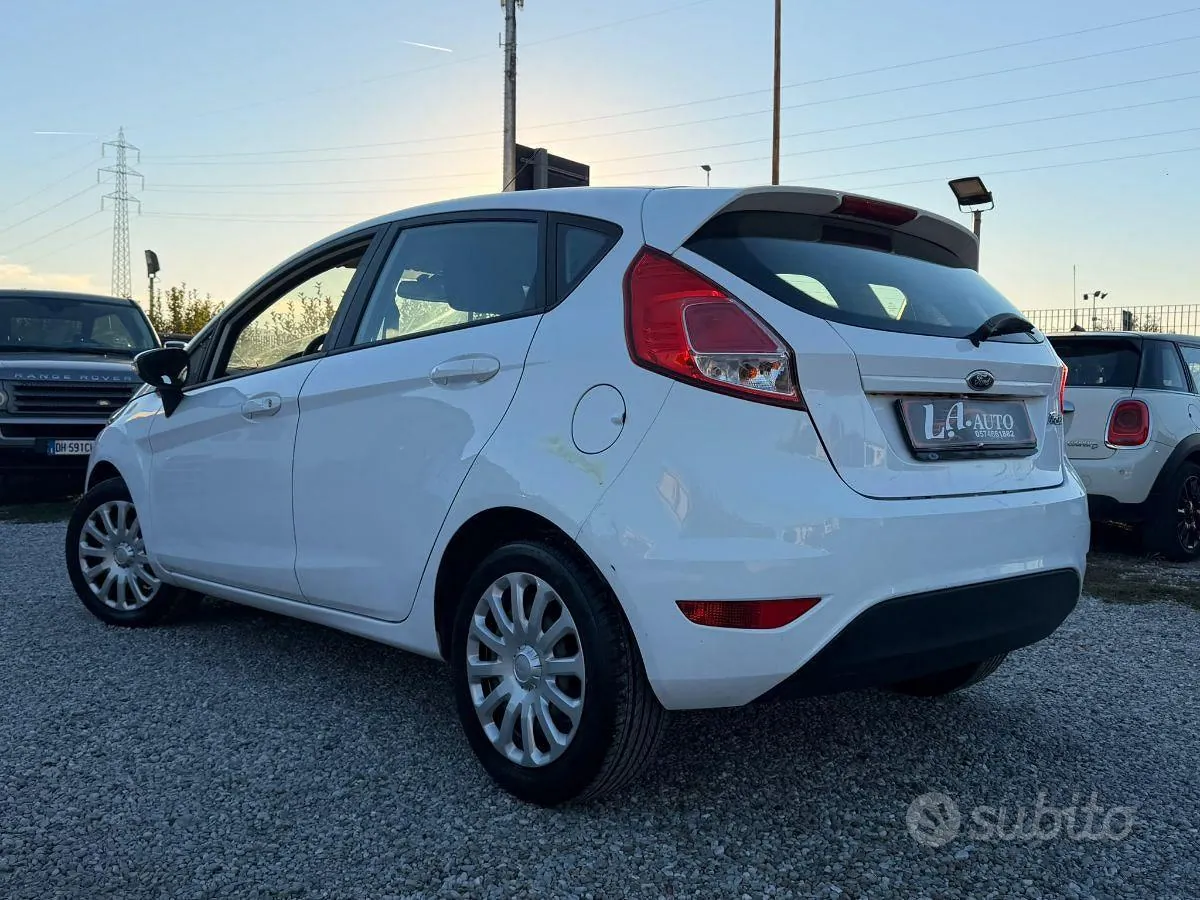 Ford Fiesta 2015 photo 3