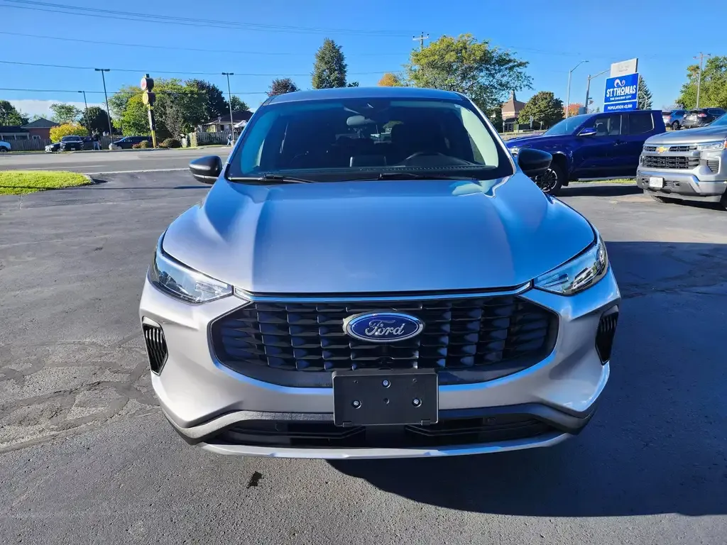 Ford Escape 2023 photo 2