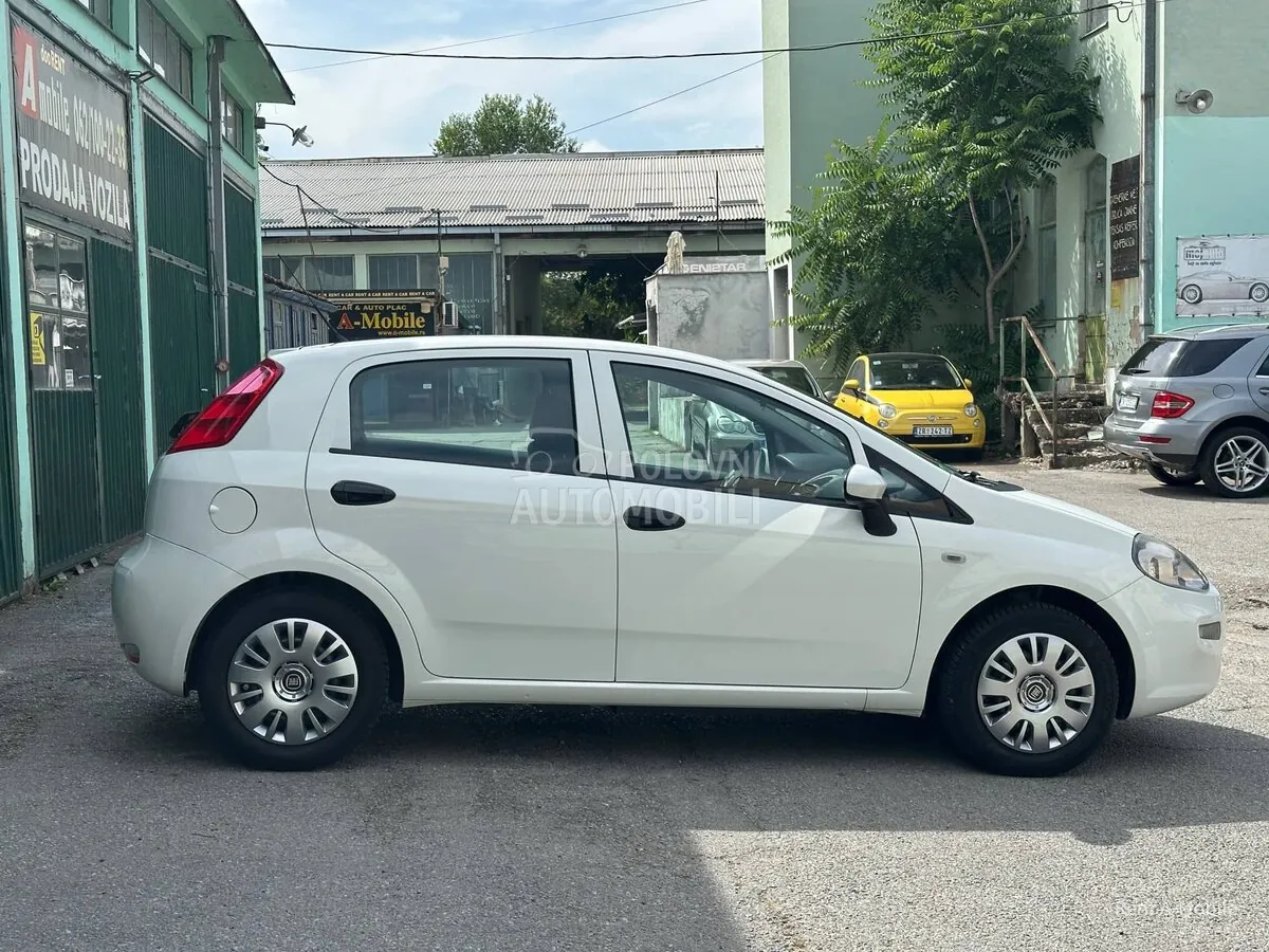 Fiat Grande Punto 2016 photo 4