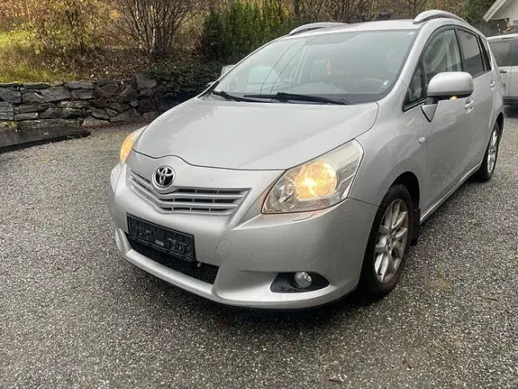 Toyota Verso 2012 photo 4