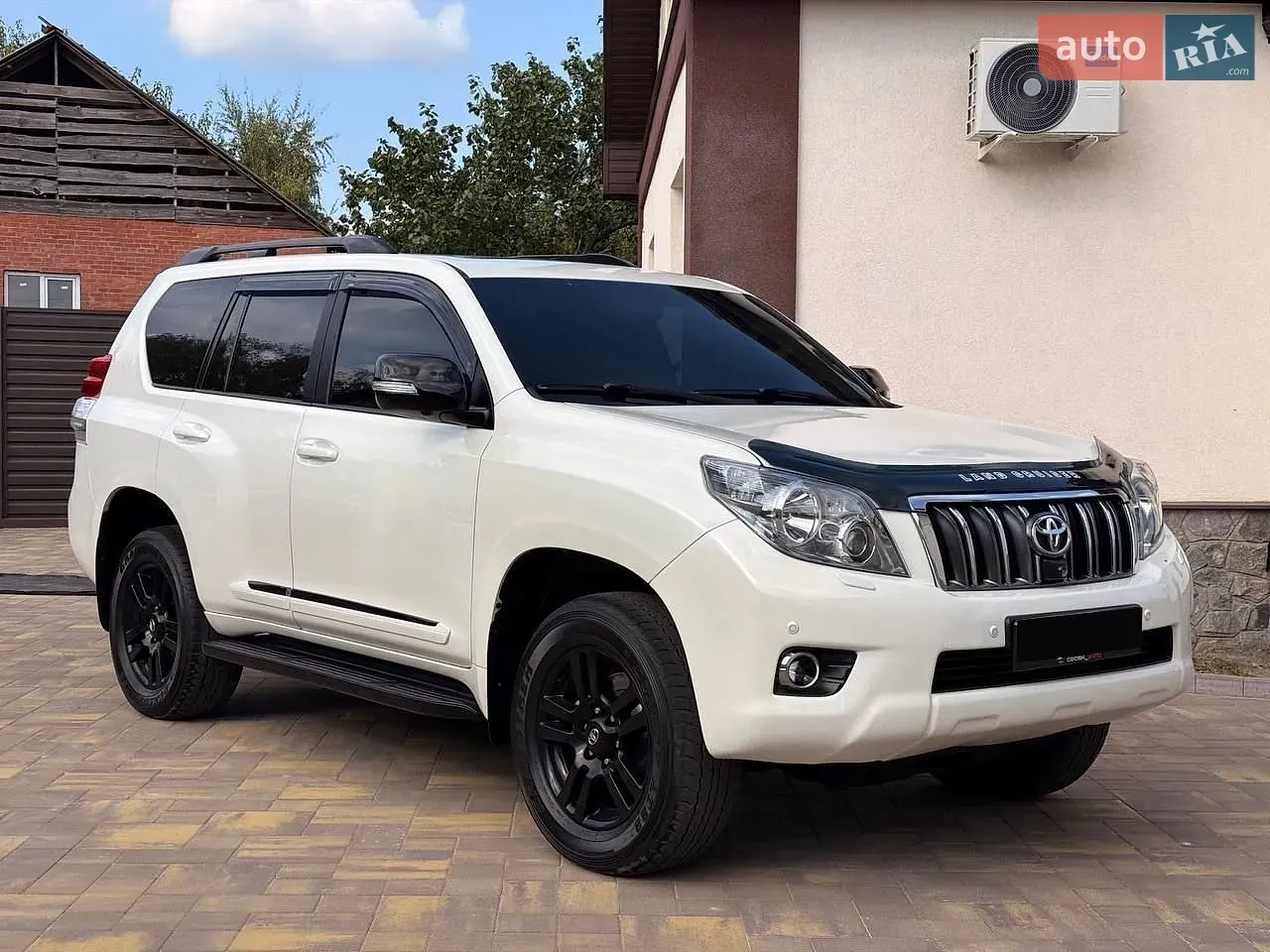 Toyota Land Cruiser Prado 2010 photo 3